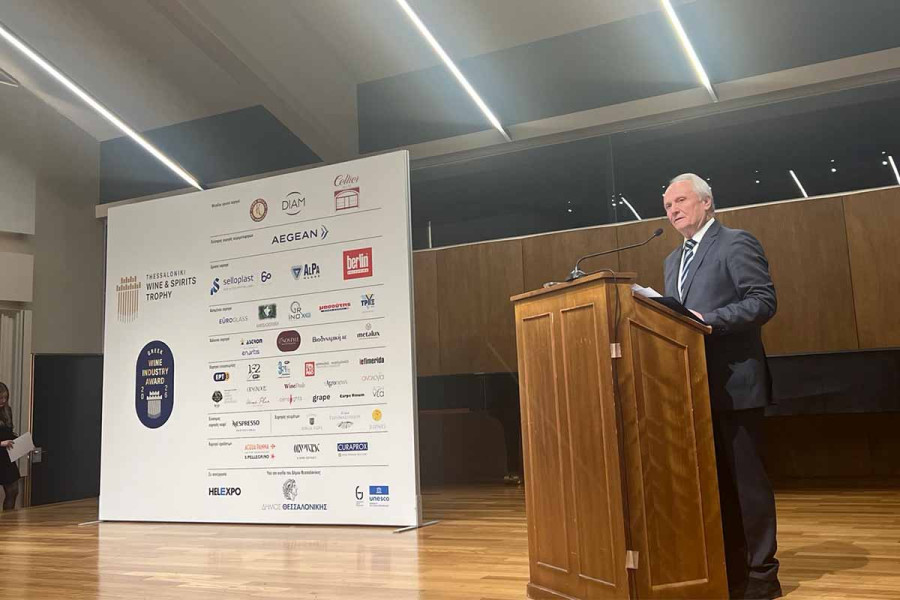 Ο Γιάννης Ανδριανός στην τελετή απονομής του 26ου διαγωνισμού «Thessaloniki Wine &amp; Spirits Trophy»