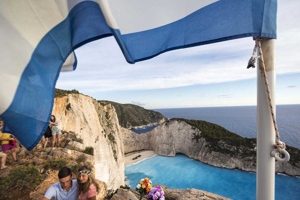 Τραυματίστηκε 55χρονη τουρίστρια σε ταχύπλοο στη θαλάσσια περιοχή του Ναυαγίου στη Ζάκυνθο