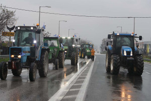 Αγρότες: Με νέα μπλόκα απαντούν στις απειλές και τον προσχηματικό διάλογο της κυβέρνησης – Έκλεισαν τα Μάλγαρα