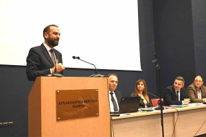 Φαρμάκης: Να περάσουμε από το μοντέλο που "μοιράζει" σε αυτό που "χτίζει"