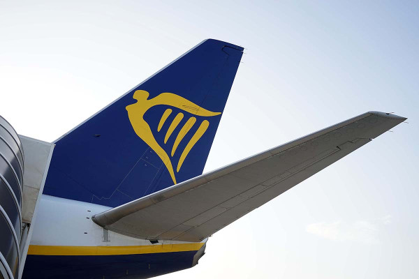 Η Ryanair ζητά απαγόρευση του αλκοόλ στα αεροδρόμια