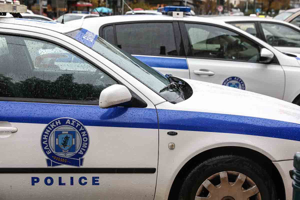 Θέρμο Αιτωλοακαρνανίας: Έστησαν καρτέρι σε σπίτι, ξυλοκόπησαν τον πατέρα και πυροβόλησαν τον γιο