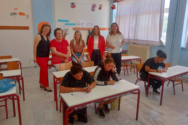 Με απόλυτη επιτυχία ολοκληρώθηκε η δράση για την απόκτηση Απολυτηρίου Δημοτικού από ενήλικες