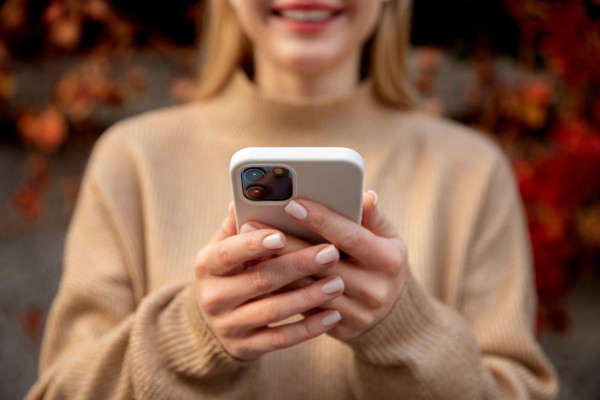 Κινητά: Έρχεται voucher για smartphones - Το ύψος της επιδότησης και οι δικαιούχοι
