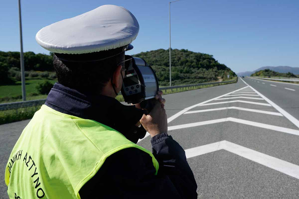 Κόρινθος: «Ξηλώθηκε» διαδικτυακή ομάδα με 3.900 μέλη -Σύλληψη 26χρονης που «κάρφωνε» μπλόκα Τροχαίας