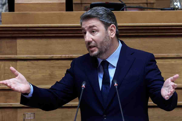 Ο Ανδρουλάκης απείλησε με «νομικά μέτρα» τον διοικητή της ΕΥΠ στην Επιτροπή Θεσμών