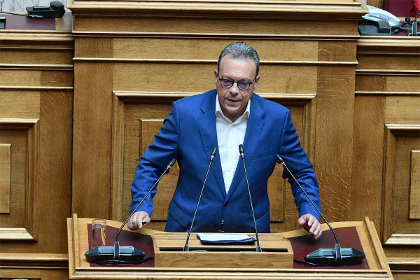 Φάμελλος κατά κυβέρνησης: «Δίνετε αύξηση 40 ευρώ ψίχουλα – Οι πολίτες ζούσαν καλύτερα το 2019»