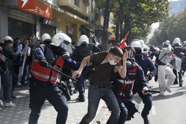 Καζάνι που βράζει η Αλβανία: Νέο κάλεσμα για κινητοποίηση με αίτημα την παραίτηση Ράμα